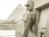 Бельгийская модель, снявшаяся голой у пирамид, была помещена в мужскую камеру