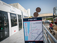 На бульваре Ротшильда в Тель-Авиве установлена модель метротрамвая