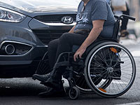 Активисты движения за права инвалидов парализуют движение по шоссе Северный Аялон    