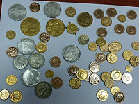 Полиция задержала подозреваемых в краже драгоценностей и дорогих монет  