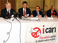 На учредительной конференции по созданию ICAN. Мельбурн, 2007 год