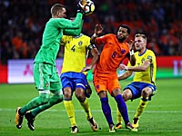 Голландия - Швеция 2:0