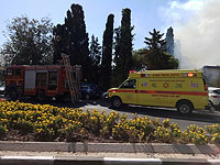 В результате пожара в жилом доме в Хайфе пострадали два человека