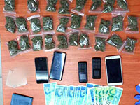 Полиция задержала в Гиватаиме двоих подозреваемых в торговле наркотиками    