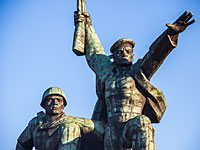 В Литве у советских памятников устанавливают таблички с надписью "Не соответствует исторической правде"
