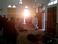 В мечети Ар-Рауда (Синай, Египет) после атаки террористов. 24 ноября 2017 года