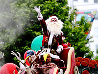 Рождественский парад в летнем Окленде. Фоторепортаж 
