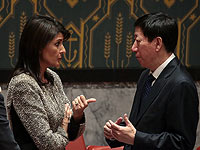 Никки Хейли и постпред Китая в ООН Ву Хайтао. 29 ноября 2017 года