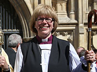 Пост епископа Лондона заняла бывшая медсестра Сара Муллали