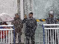 В китайской провинции Аньхой 13 человек стали жертвами сильных снегопадов