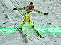 45-летний японский "летающий лыжник" установит олимпийский рекорд