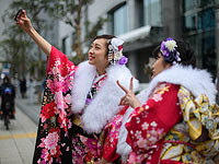 Цветы и кимоно: праздник совершеннолетия в Японии. Фоторепортаж