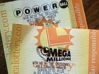20-летний американец выиграл в лотерею сотни миллионов долларов и не прислушался к советам