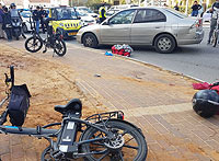 В Петах-Тикве велосипедист получил тяжелые травмы 