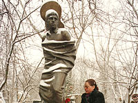 Памятник на могиле В.Высоцкого. Ваганьковское кладбище, Москва
