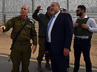 Авигдор Либерман на границе с Иорданией  