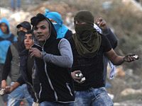 Палестинские арабы бросали камни на въезде в Ариэль