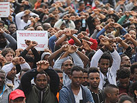 Более двух тысяч африканцев протестуют у посольства Руанды против депортации 