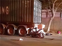 В Беэр-Шеве мотоциклист врезался в припаркованный грузовик
