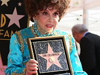 Джина Лоллобриджида получила "звезду" в Голливуде в возрасте 90 лет