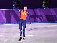 Свен Крамер установил олимпийский рекорд и стал чемпионом на дистанции 5000 метров