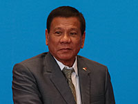 Президент Филиппин отдал приказ войскам стрелять в вагины оппозиционерок