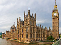 В здании британского парламента обнаружен "подозрительный пакет"