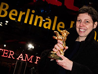 Главный приз, "Золотой медведь", был вручен фильму "Не трогай меня" режиссера Адины Пантилии (Румыния)