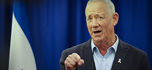 Ганц призвал Нетаниягу, Лапида и Либермана создать "правительство спасения заложников"