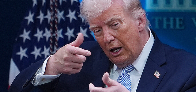 Трамп анонсировал новый удар по Ирану и захват острова Харг