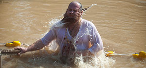 Православные отпраздновали Богоявление и Крещение в реке Иордан
