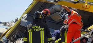 Столкновение пассажирских поездов в Италии, множество погибших