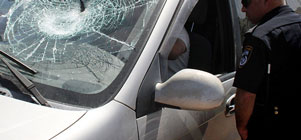 "Каменный террор" на дорогах: возле Кохав а-Шахар ранен израильский водитель