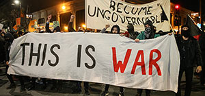 "Это война": беспорядки в Калифорнийском университете. Фоторепортаж

