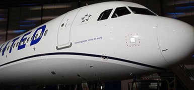 Пилоту United Airlines запретили летать в Израиль из-за подозрений в поддержке Ирана и "Хизбаллы"
