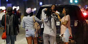 В Новом Орлеане в новогоднюю ночь автомобиль врезался в толпу