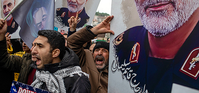 Давка на похоронах Сулеймани: десятки погибших