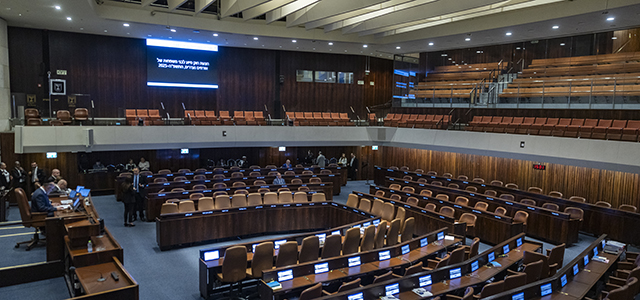 Опросы: объединение Лапида и Беннета не приносит оппозиции победы