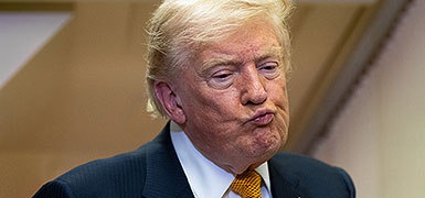Трамп отказался от взимания платы за проход судов через Ормузский пролив
