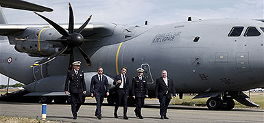 Впервые Франция закрыла свое воздушное пространство для самолетов с военной помощью для Израиля