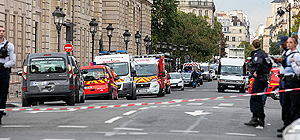 "Возможно, это теракт": преступник, убивший четырех человек в Париже, был исламистом
