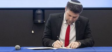 Кнессет снова отменил указ Смотрича о повышении лимита на безналоговые покупки в интернете