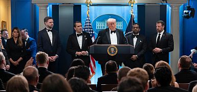 СМИ: Трамп скептически отнесся к инициативе Ирана открыть Ормузский пролив до ядерных переговоров