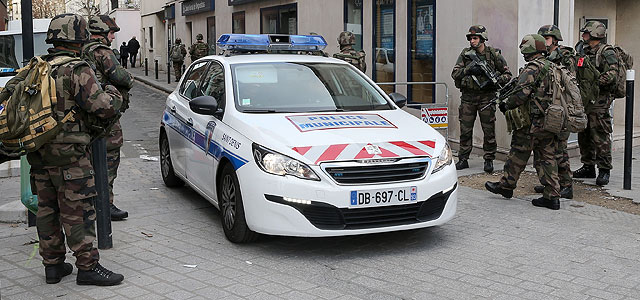 Теракт в Париже: убиты двое полицейских