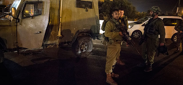 Палестинская водительница протаранила автомобиль полиции на въезде в Адам