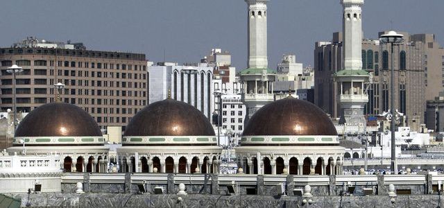 Жертвами обрушения крана в Великой мечети Мекки стали более 100 человек