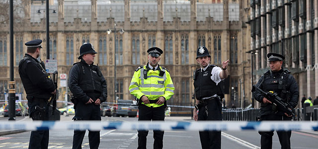 Теракт в центре Лондона: четверо погибших, террорист застрелен
