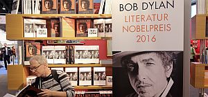 Боб Дилан заявил о готовности принять Нобелевскую премию по литературе