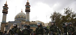 Протесты в Иране: число жертв и арестованных растет, власти ввели информационную блокаду