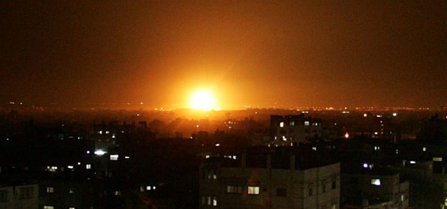 ЦАХАЛ нанес ответные удары по объектам боевиков в Газе